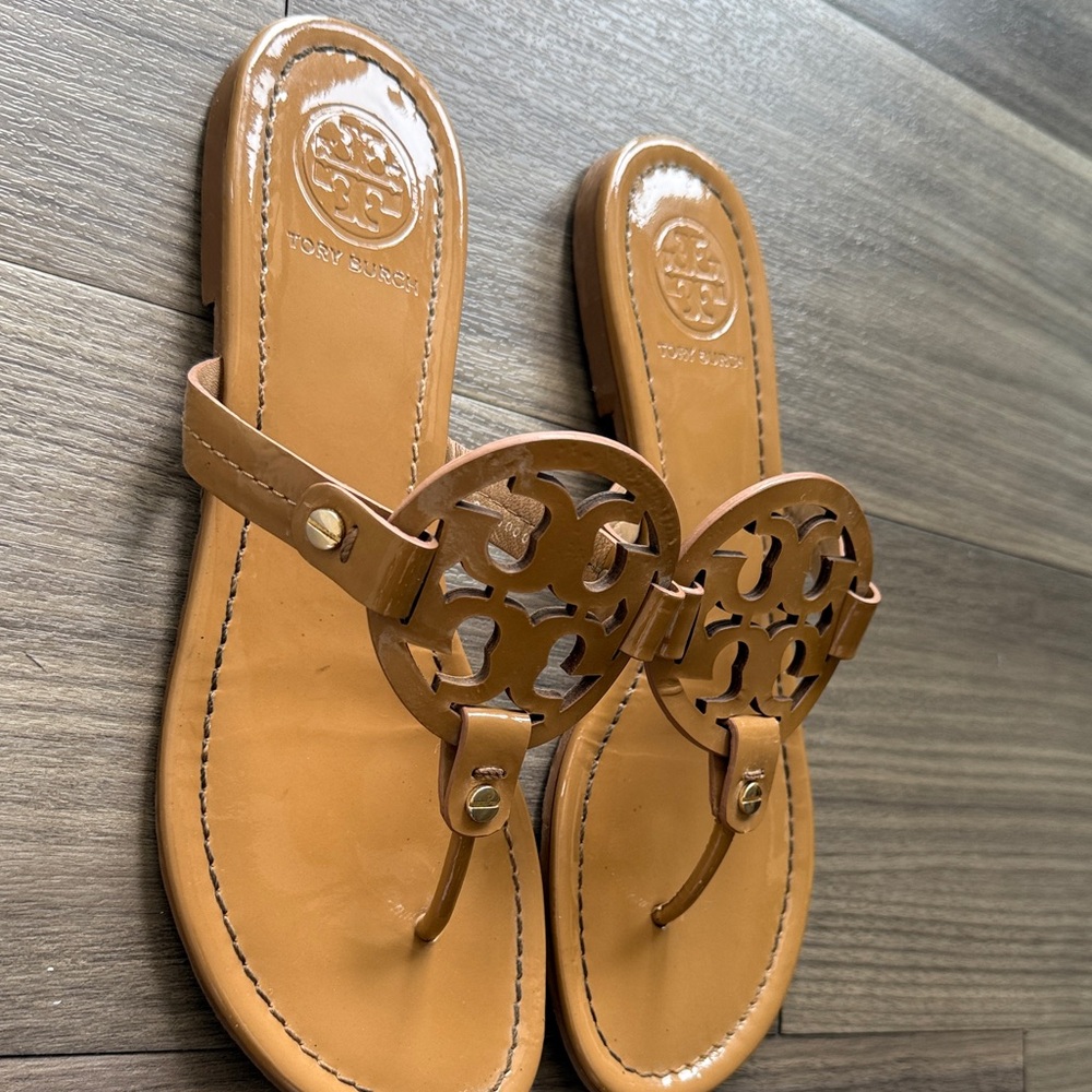 Tory Burch Miller Logo Sandals Tan Leather Thong Sandals Size 8 - Picture 4 of 5